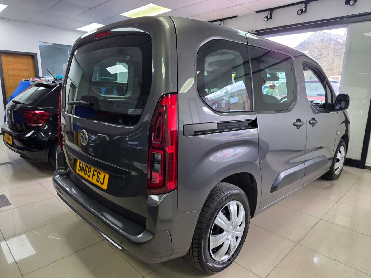 A 2019 VAUXHALL COMBO LIFE 1.5 Turbo D BlueInjection Design MPV 5dr Diesel Manual Euro 6+SERVICE HISTO A 2019 VAUXHALL COMBO LIFE 1.5 Turbo D BlueInjection Design MPV 5dr Diesel Manual Euro 6+SERVICE HISTO