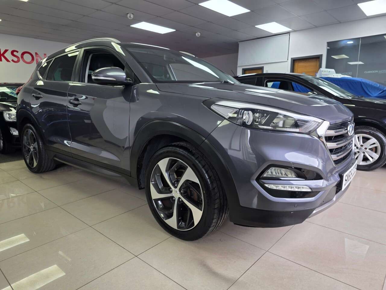 A 2015 HYUNDAI TUCSON 2.0 CRDi Blue Drive Premium SUV 5dr Diesel Manual Euro 6 (s/s)MASSIVE SPEC+ A 2015 HYUNDAI TUCSON 2.0 CRDi Blue Drive Premium SUV 5dr Diesel Manual Euro 6 (s/s)MASSIVE SPEC+