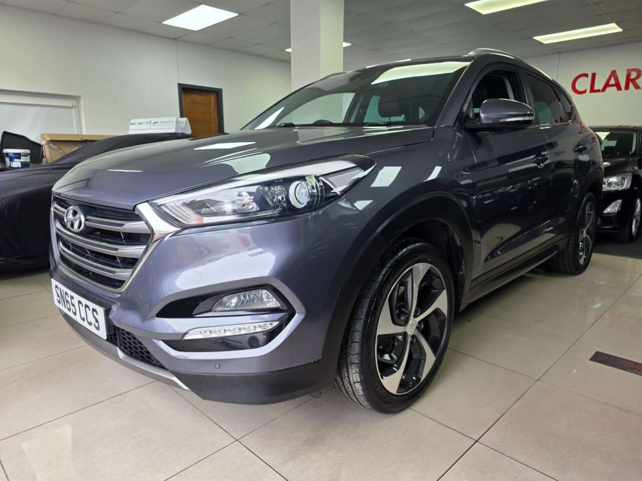 A 2015 HYUNDAI TUCSON 2.0 CRDi Blue Drive Premium SUV 5dr Diesel Manual Euro 6 (s/s)MASSIVE SPEC+ A 2015 HYUNDAI TUCSON 2.0 CRDi Blue Drive Premium SUV 5dr Diesel Manual Euro 6 (s/s)MASSIVE SPEC+