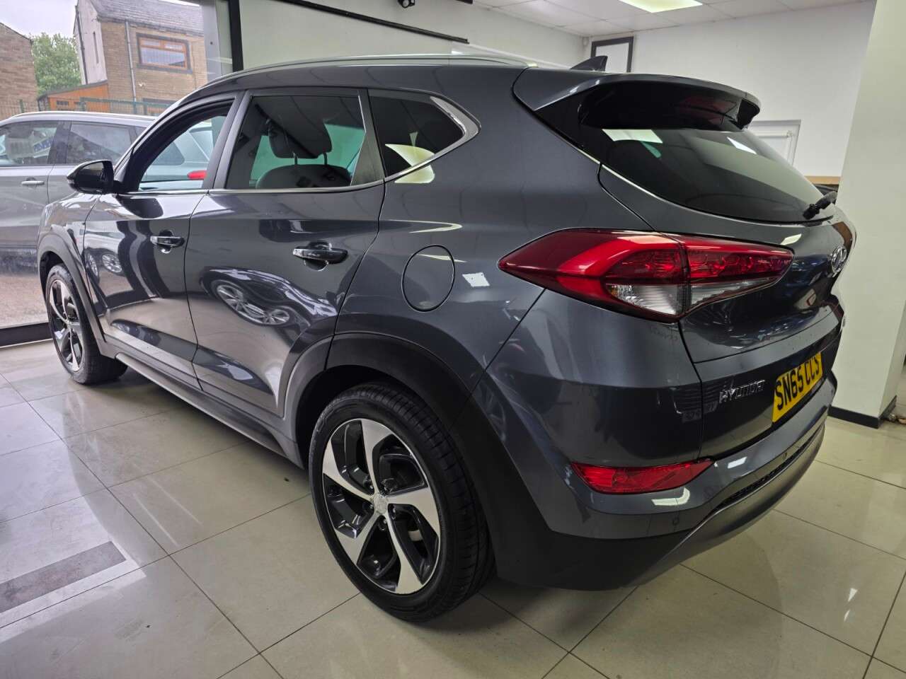 A 2015 HYUNDAI TUCSON 2.0 CRDi Blue Drive Premium SUV 5dr Diesel Manual Euro 6 (s/s)MASSIVE SPEC+ A 2015 HYUNDAI TUCSON 2.0 CRDi Blue Drive Premium SUV 5dr Diesel Manual Euro 6 (s/s)MASSIVE SPEC+