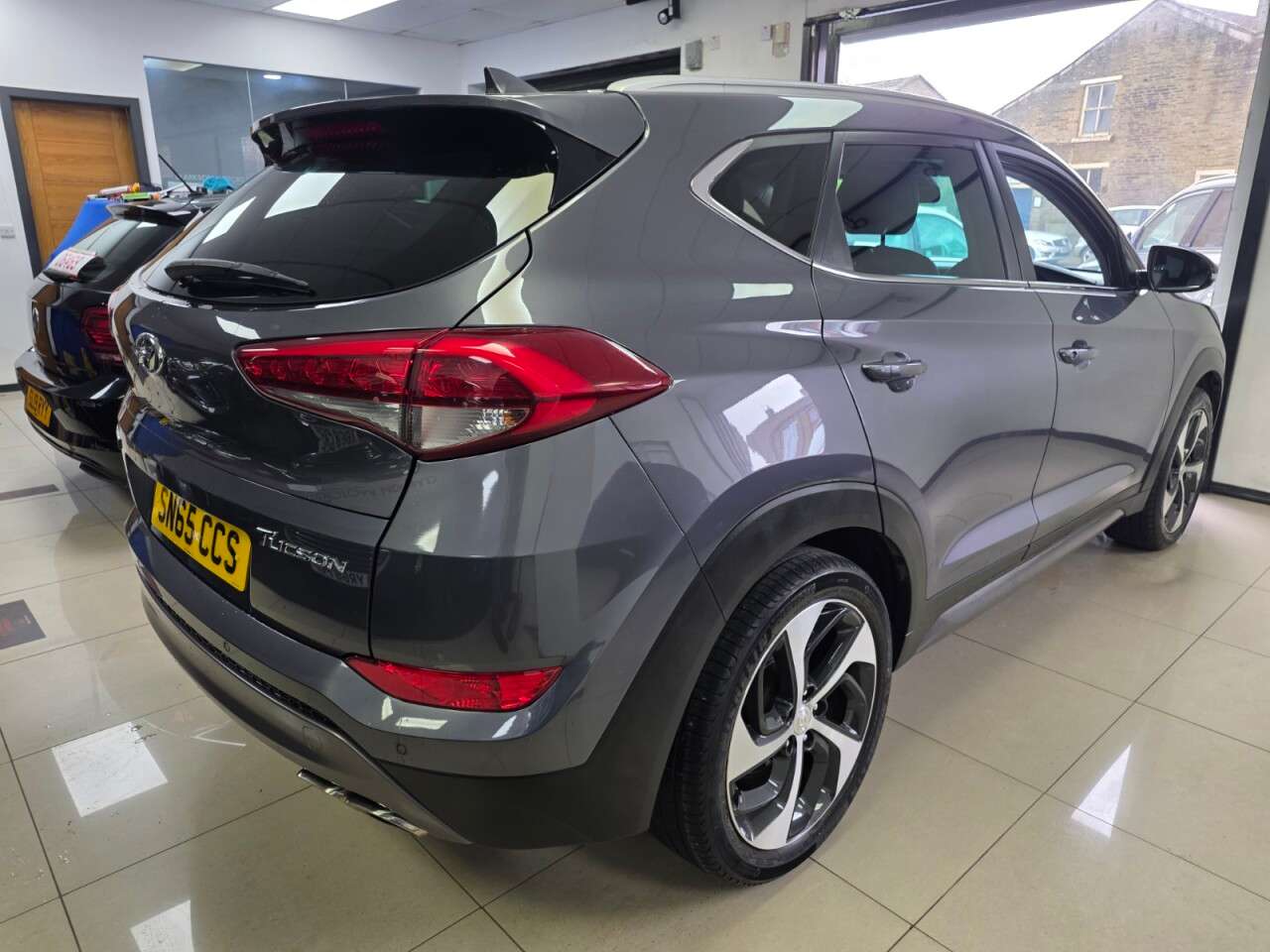 A 2015 HYUNDAI TUCSON 2.0 CRDi Blue Drive Premium SUV 5dr Diesel Manual Euro 6 (s/s)MASSIVE SPEC+ A 2015 HYUNDAI TUCSON 2.0 CRDi Blue Drive Premium SUV 5dr Diesel Manual Euro 6 (s/s)MASSIVE SPEC+