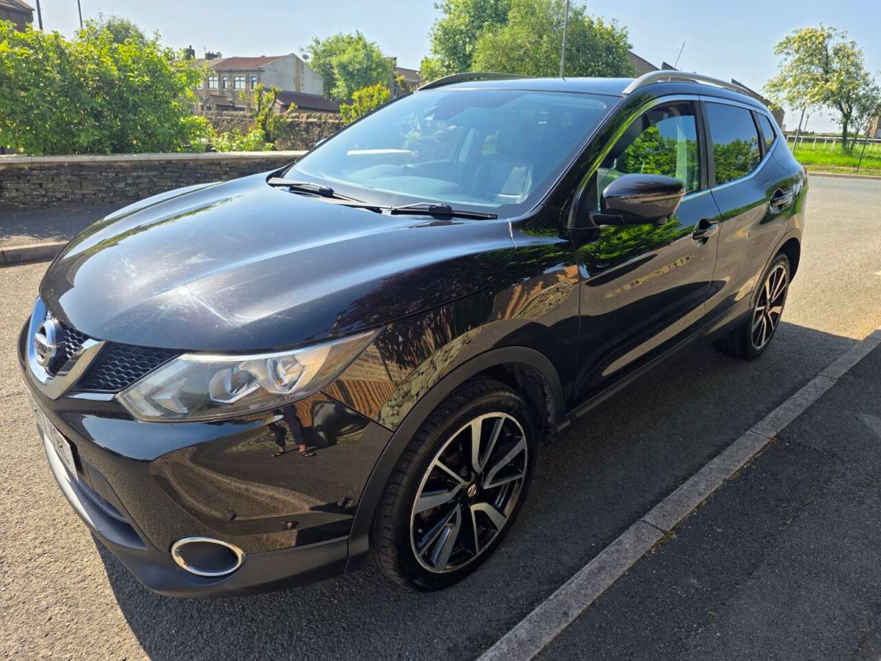 A 2017 NISSAN QASHQAI 1.5 dCi Tekna SUV 5dr Diesel Manual 2WD Euro 6 (s/s) MASSIVE SPEC+ PAN ROOF A 2017 NISSAN QASHQAI 1.5 dCi Tekna SUV 5dr Diesel Manual 2WD Euro 6 (s/s) MASSIVE SPEC+ PAN ROOF