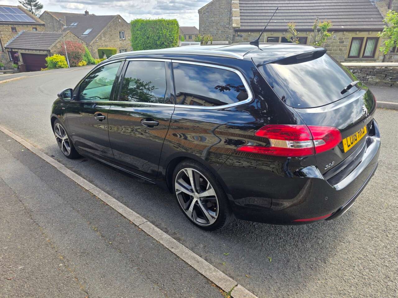 A 2018 PEUGEOT 308 SW 1.5 BlueHDi GT Line Estate 5dr Diesel Manual Euro 6 (s/s)+SERVICE HISTORY+P A 2018 PEUGEOT 308 SW 1.5 BlueHDi GT Line Estate 5dr Diesel Manual Euro 6 (s/s)+SERVICE HISTORY+P
