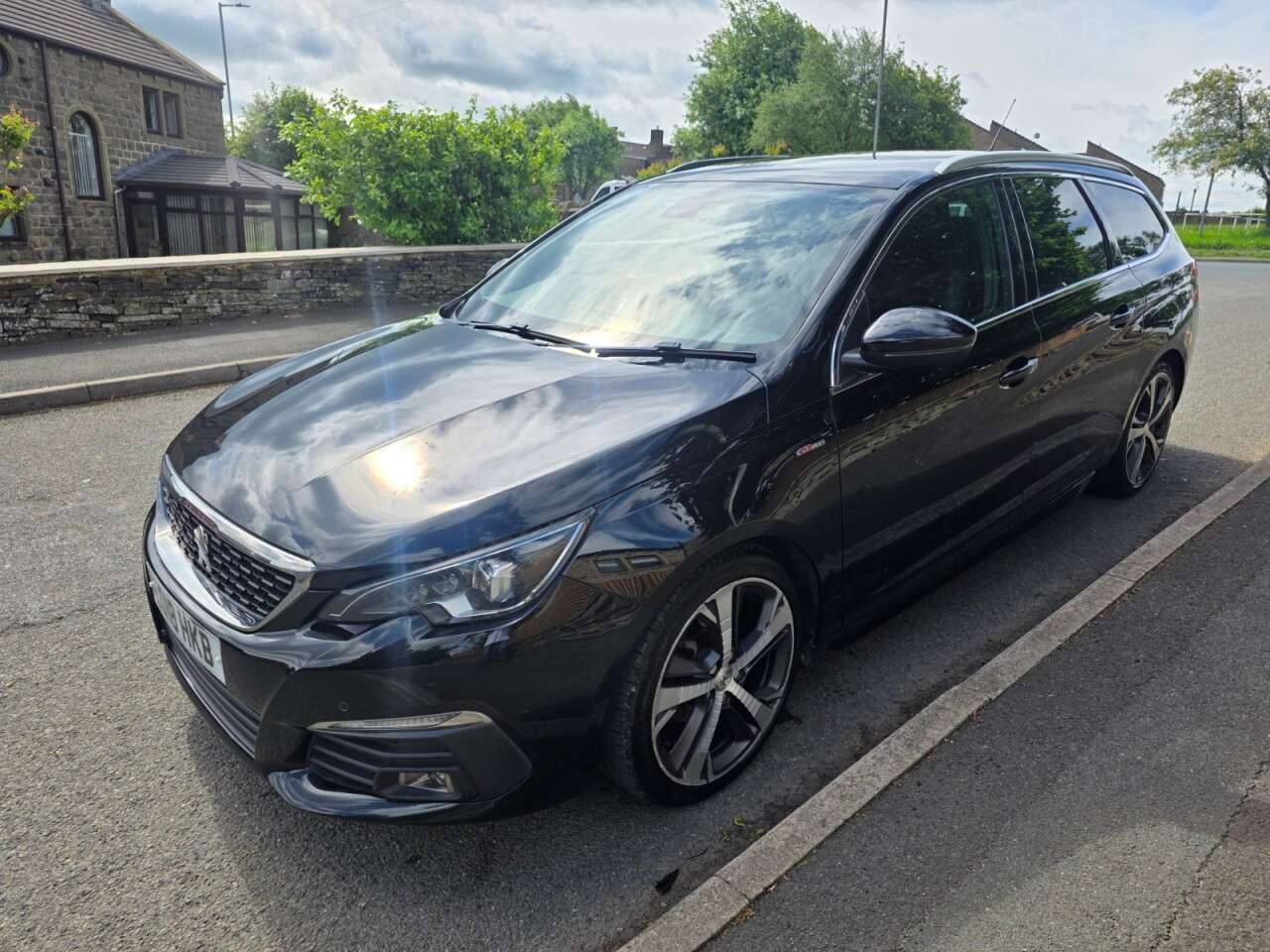 A 2018 PEUGEOT 308 SW 1.5 BlueHDi GT Line Estate 5dr Diesel Manual Euro 6 (s/s)+SERVICE HISTORY+P A 2018 PEUGEOT 308 SW 1.5 BlueHDi GT Line Estate 5dr Diesel Manual Euro 6 (s/s)+SERVICE HISTORY+P