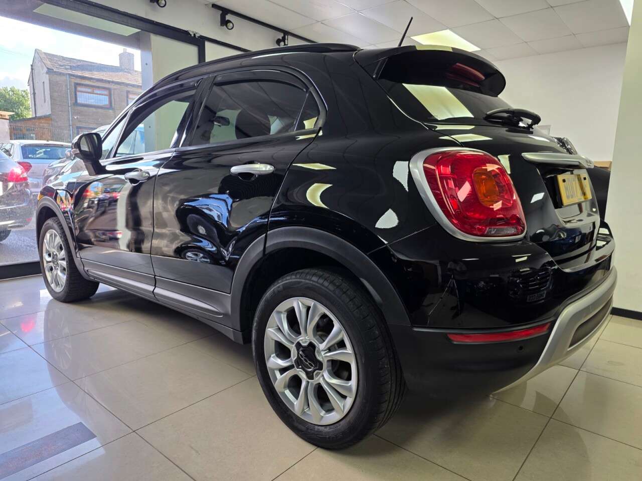 A 2017 FIAT 500X 1.6 MultiJetII Cross SUV 5dr Diesel Manual Euro 6 (s/s)SERVICE HISTORY+AIR A 2017 FIAT 500X 1.6 MultiJetII Cross SUV 5dr Diesel Manual Euro 6 (s/s)SERVICE HISTORY+AIR