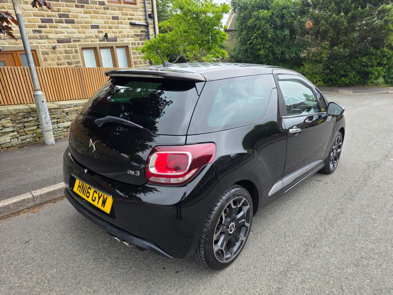 A 2016 DS AUTOMOBILES DS 3 1.6 BlueHDi Ultra Prestige Hatchback 3dr Diesel Manual Euro 6 (s/s)SERVICE A 2016 DS AUTOMOBILES DS 3 1.6 BlueHDi Ultra Prestige Hatchback 3dr Diesel Manual Euro 6 (s/s)SERVICE