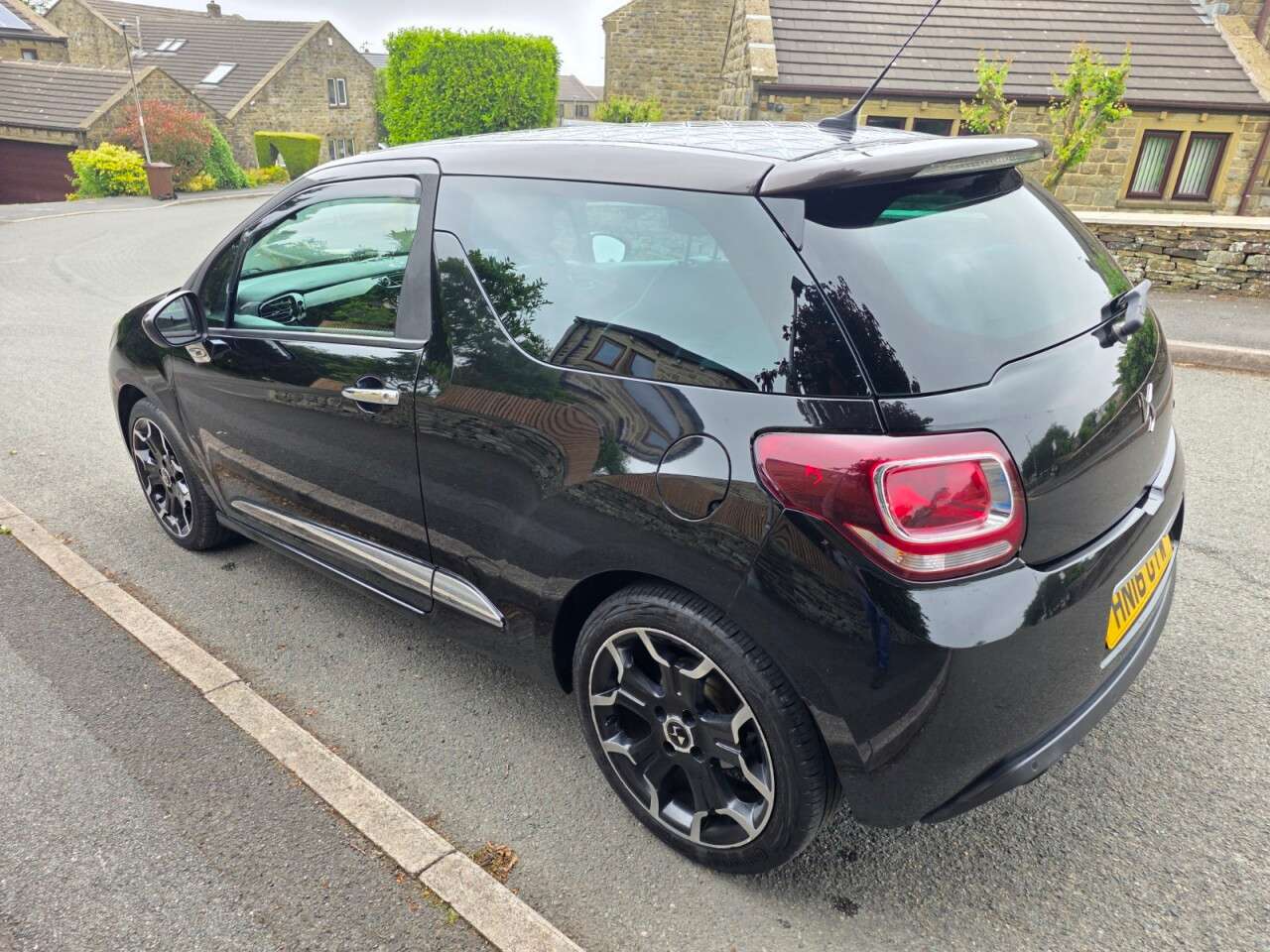 A 2016 DS AUTOMOBILES DS 3 1.6 BlueHDi Ultra Prestige Hatchback 3dr Diesel Manual Euro 6 (s/s)SERVICE A 2016 DS AUTOMOBILES DS 3 1.6 BlueHDi Ultra Prestige Hatchback 3dr Diesel Manual Euro 6 (s/s)SERVICE