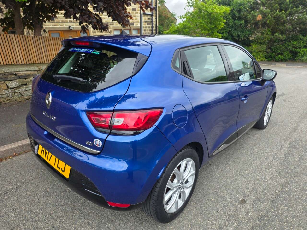 A 2017 RENAULT CLIO 1.5 dCi Dynamique Nav Hatchback 5dr Diesel Manual Euro 6 (s/s)SAT NAV+BLUET A 2017 RENAULT CLIO 1.5 dCi Dynamique Nav Hatchback 5dr Diesel Manual Euro 6 (s/s)SAT NAV+BLUET