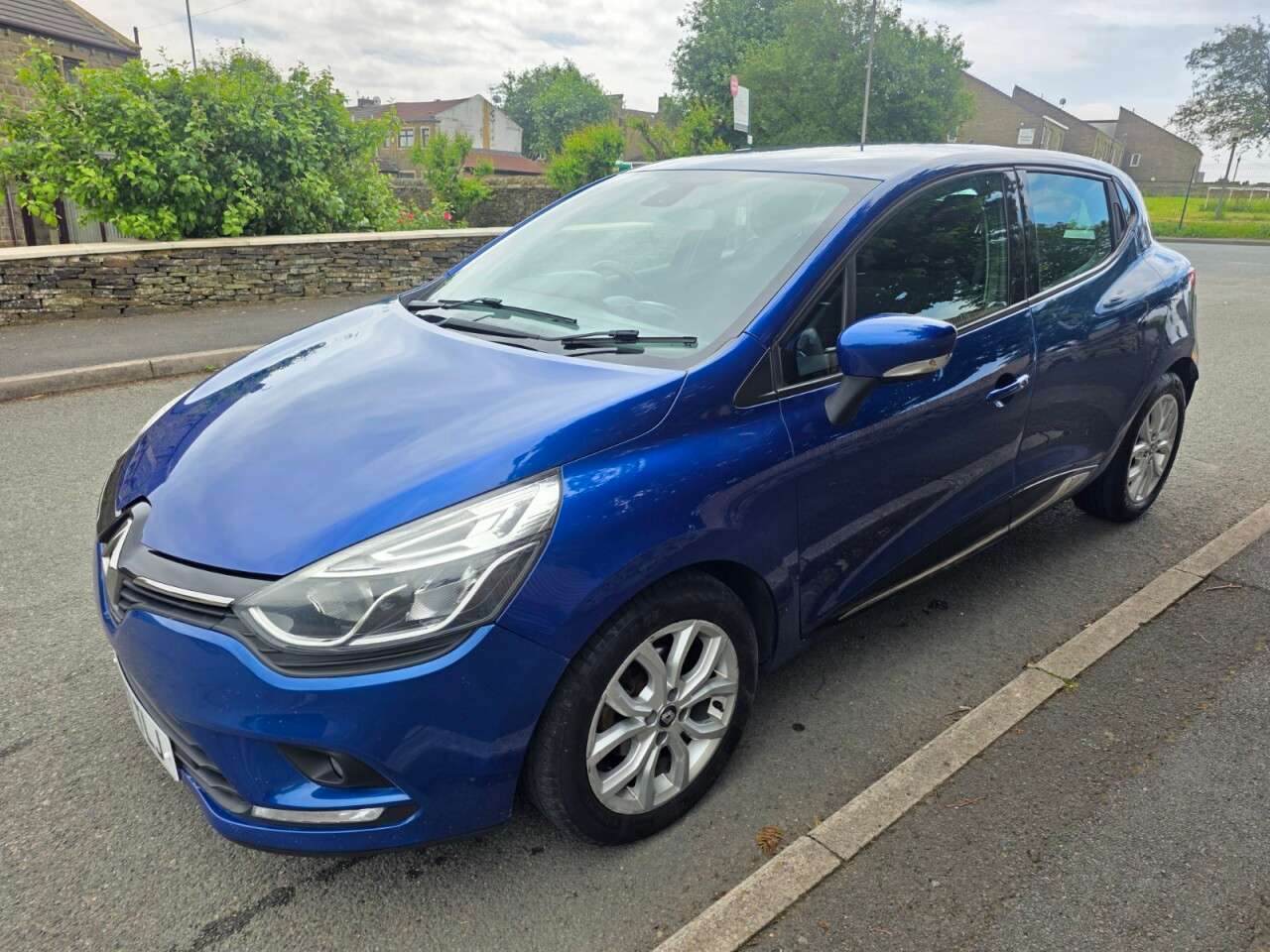 A 2017 RENAULT CLIO 1.5 dCi Dynamique Nav Hatchback 5dr Diesel Manual Euro 6 (s/s)SAT NAV+BLUET A 2017 RENAULT CLIO 1.5 dCi Dynamique Nav Hatchback 5dr Diesel Manual Euro 6 (s/s)SAT NAV+BLUET