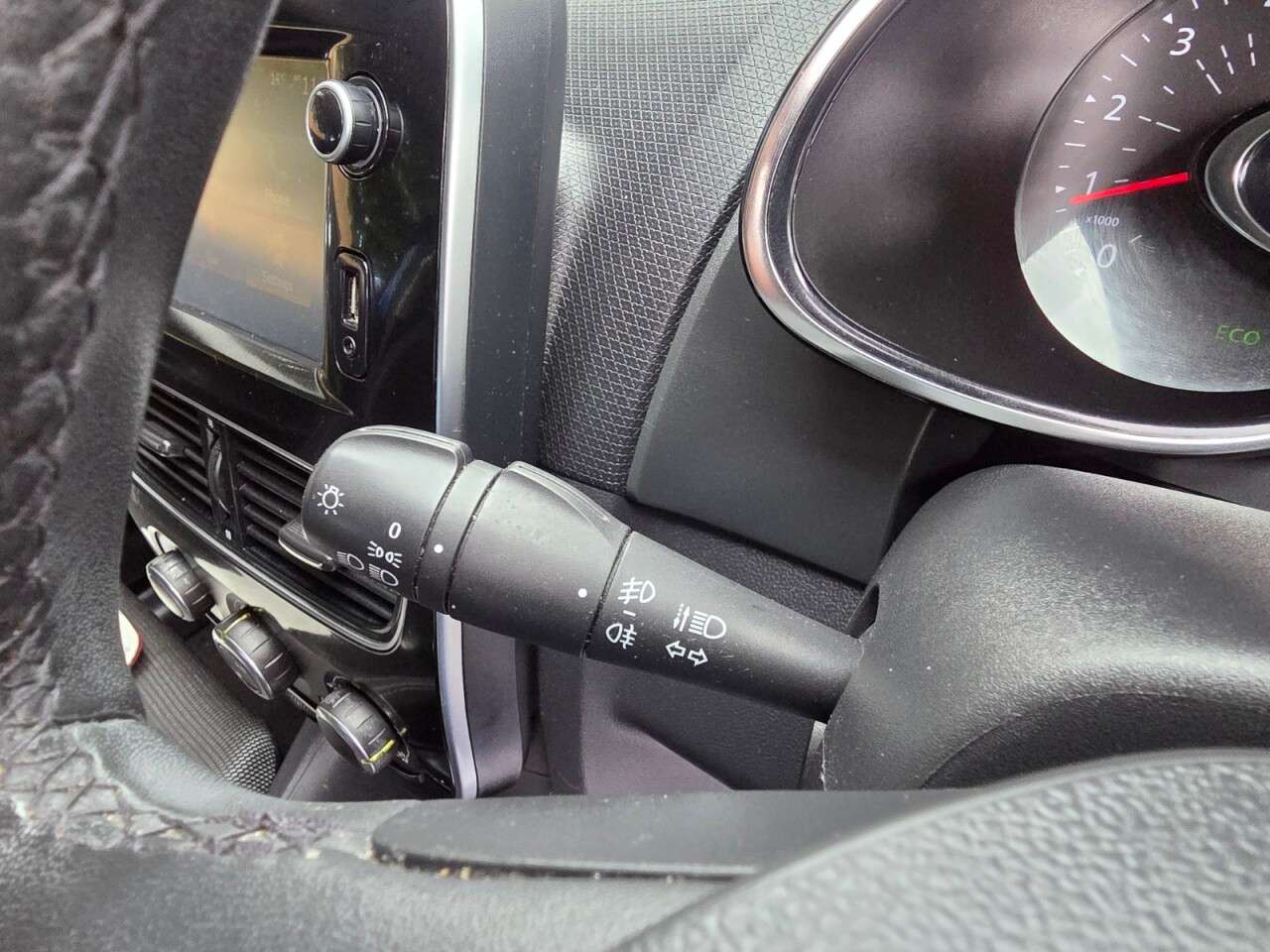 2017 RENAULT CLIO 2017 RENAULT CLIO