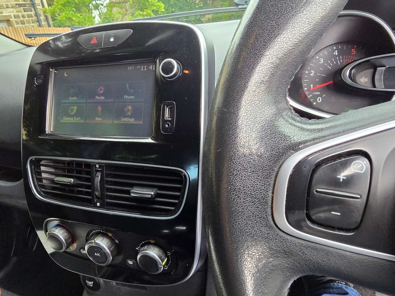 2017 RENAULT CLIO 2017 RENAULT CLIO
