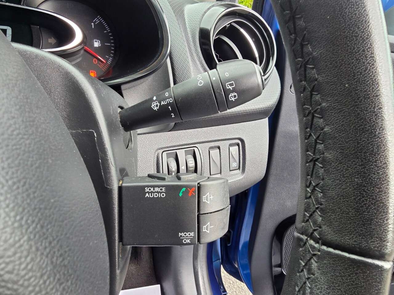 2017 RENAULT CLIO 2017 RENAULT CLIO