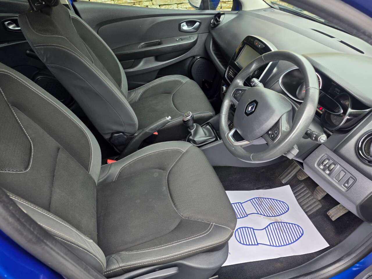 2017 RENAULT CLIO 2017 RENAULT CLIO