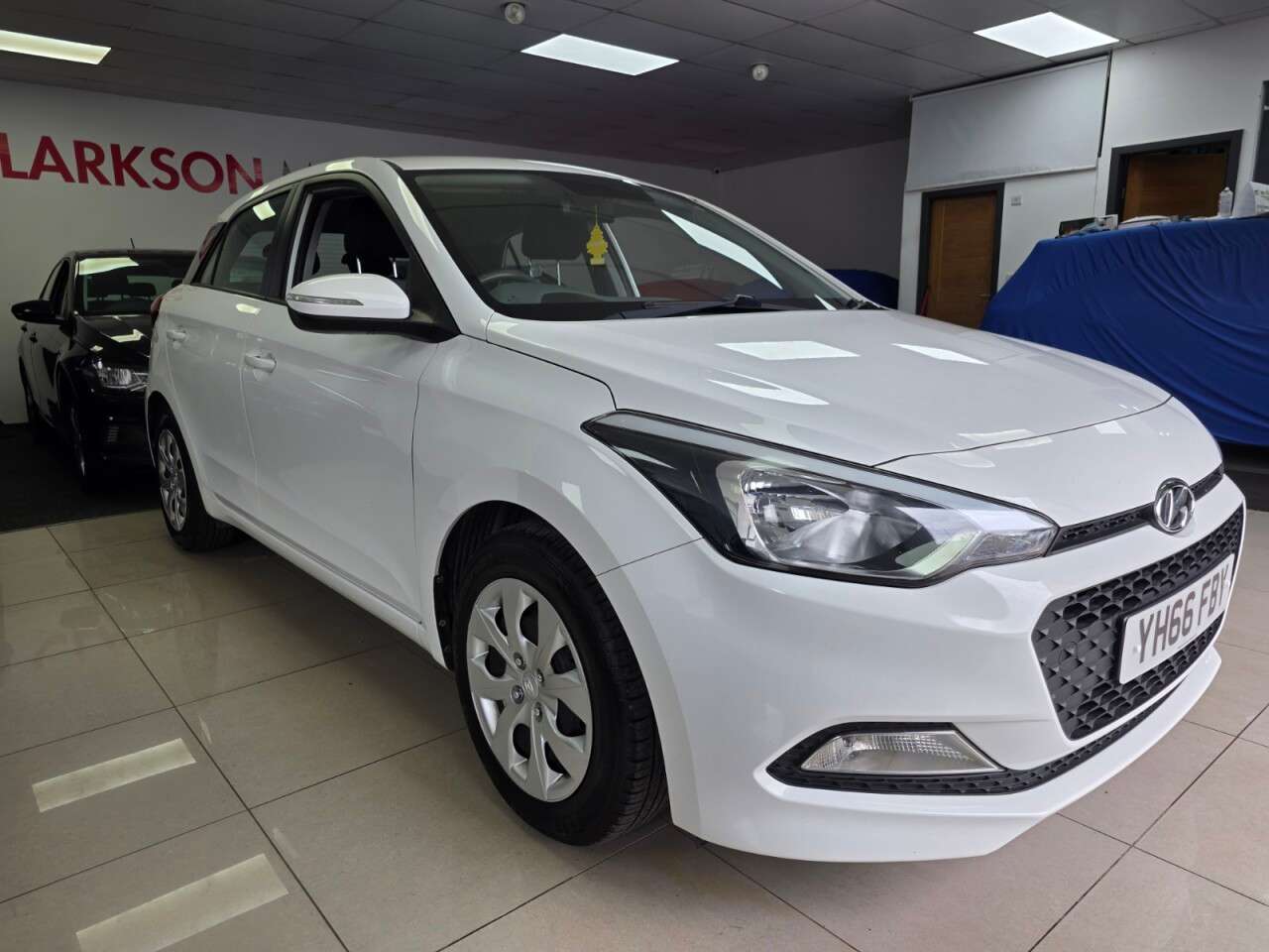 A 2016 HYUNDAI I20 1.2 Blue Drive S Hatchback 5dr Petrol Manual Euro 6 (s/s) SERVICE HISTORY+8 A 2016 HYUNDAI I20 1.2 Blue Drive S Hatchback 5dr Petrol Manual Euro 6 (s/s) SERVICE HISTORY+8