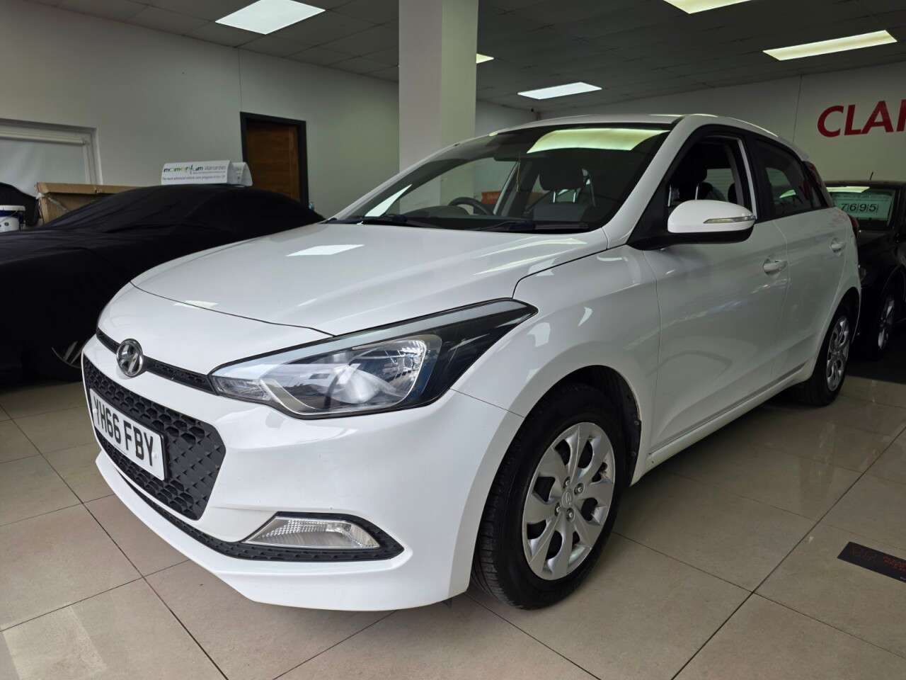 A 2016 HYUNDAI I20 1.2 Blue Drive S Hatchback 5dr Petrol Manual Euro 6 (s/s) SERVICE HISTORY+8 A 2016 HYUNDAI I20 1.2 Blue Drive S Hatchback 5dr Petrol Manual Euro 6 (s/s) SERVICE HISTORY+8
