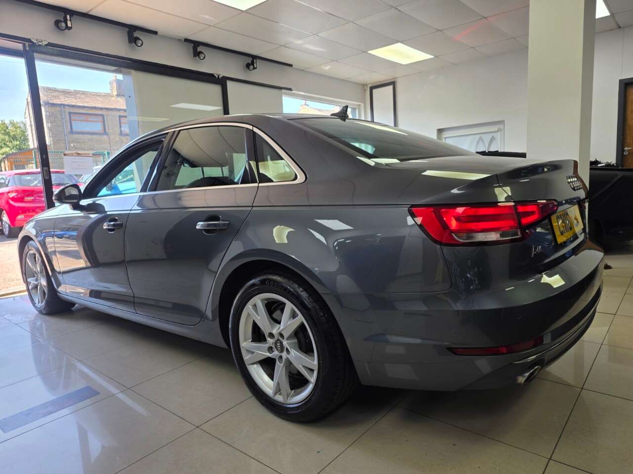 A 2016 AUDI A4 2.0 TDI ultra SE Saloon 4dr Diesel Manual Euro 6 (s/s)SERVICE HISTORY+CAMBE A 2016 AUDI A4 2.0 TDI ultra SE Saloon 4dr Diesel Manual Euro 6 (s/s)SERVICE HISTORY+CAMBE