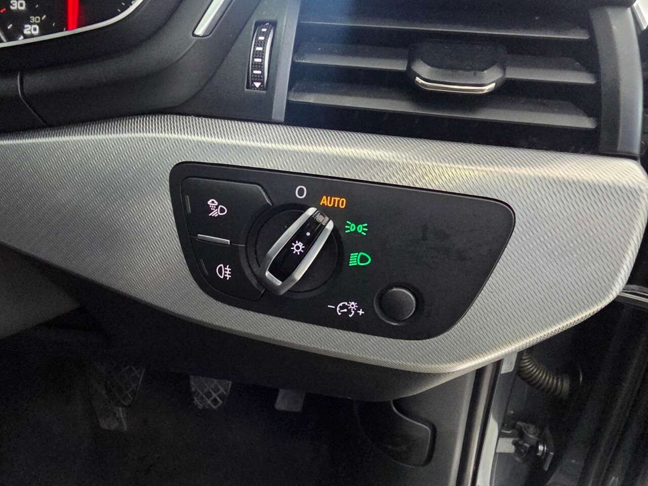 2016 AUDI A4 2016 AUDI A4