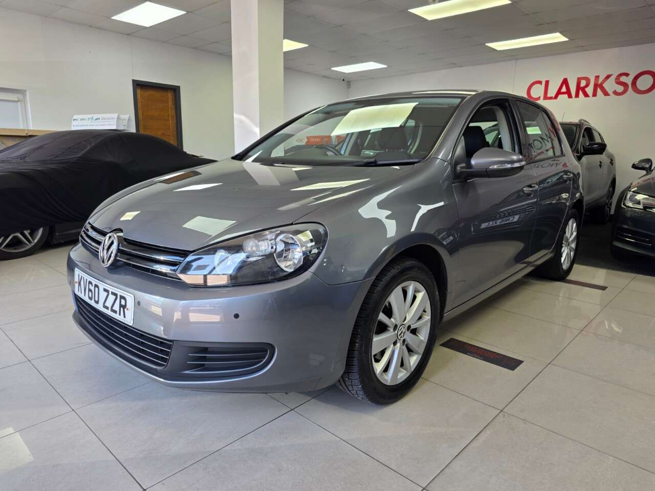 A 2010 VOLKSWAGEN GOLF 1.6 TDI SE Hatchback 5dr Diesel DSG+10 SERVICE STAMPS+CAMBELT WATER PUMP DO A 2010 VOLKSWAGEN GOLF 1.6 TDI SE Hatchback 5dr Diesel DSG+10 SERVICE STAMPS+CAMBELT WATER PUMP DO