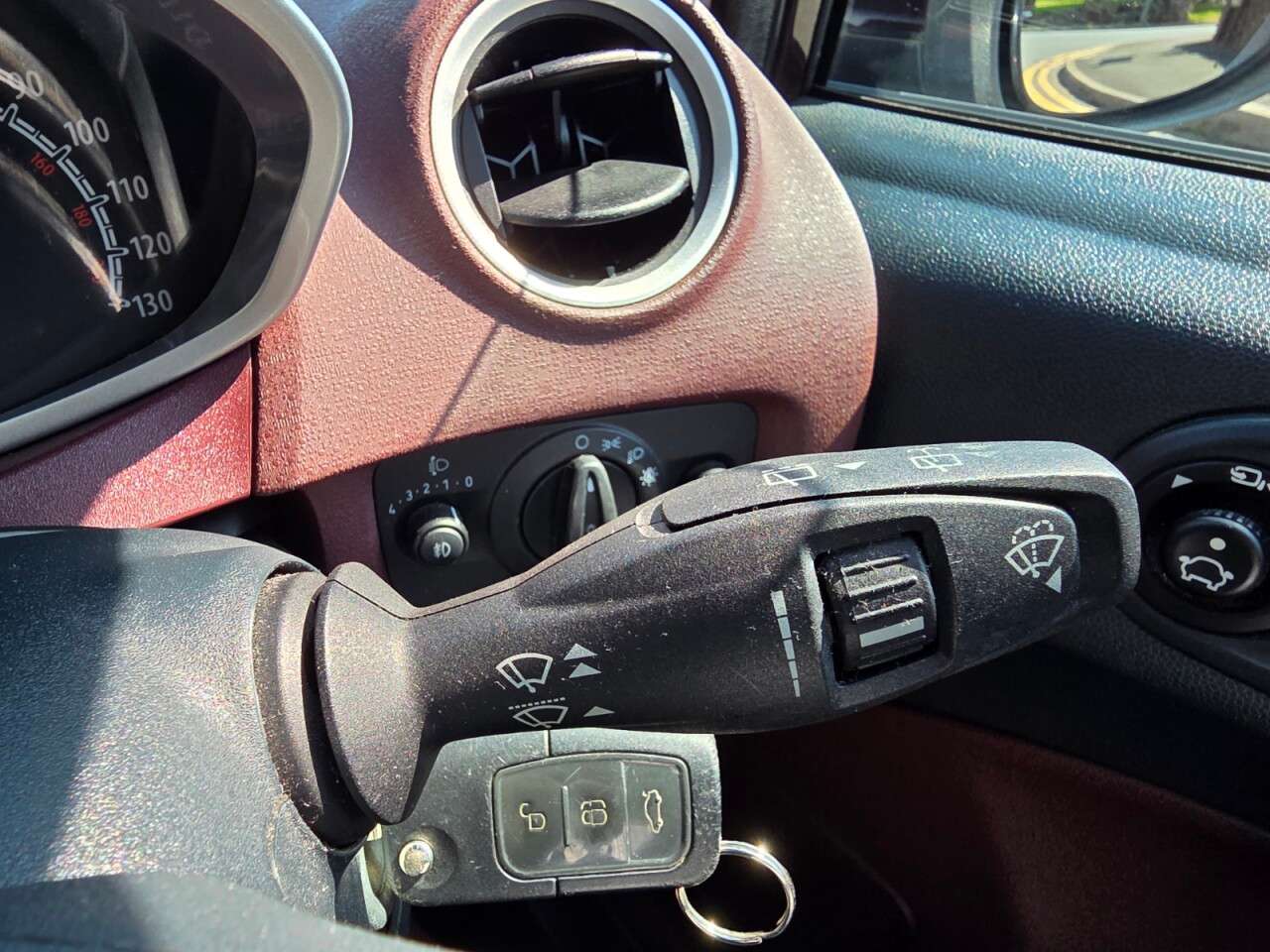 2011 FORD FIESTA 2011 FORD FIESTA