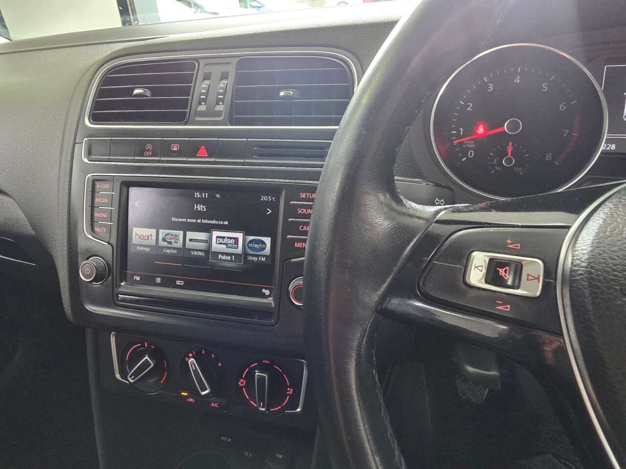 2015 VOLKSWAGEN POLO 2015 VOLKSWAGEN POLO