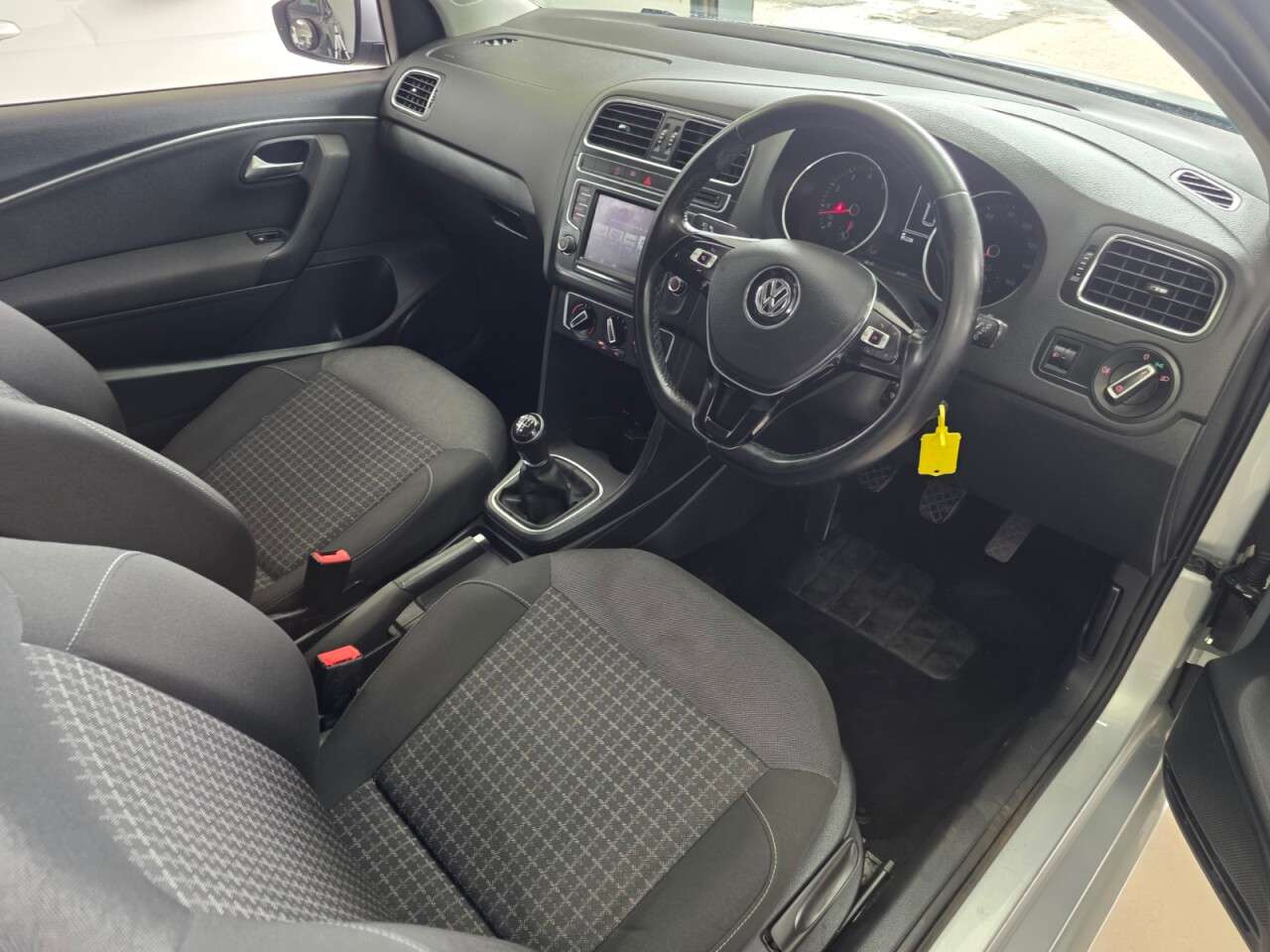2015 VOLKSWAGEN POLO 2015 VOLKSWAGEN POLO