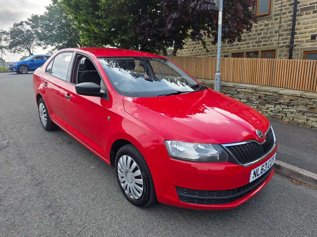 A 2013 SKODA RAPID 1.2 TSI S Hatchback 5dr Petrol Manual+SERVICE HISTORY+LOW RUNNING COST MOT A 2013 SKODA RAPID 1.2 TSI S Hatchback 5dr Petrol Manual+SERVICE HISTORY+LOW RUNNING COST MOT