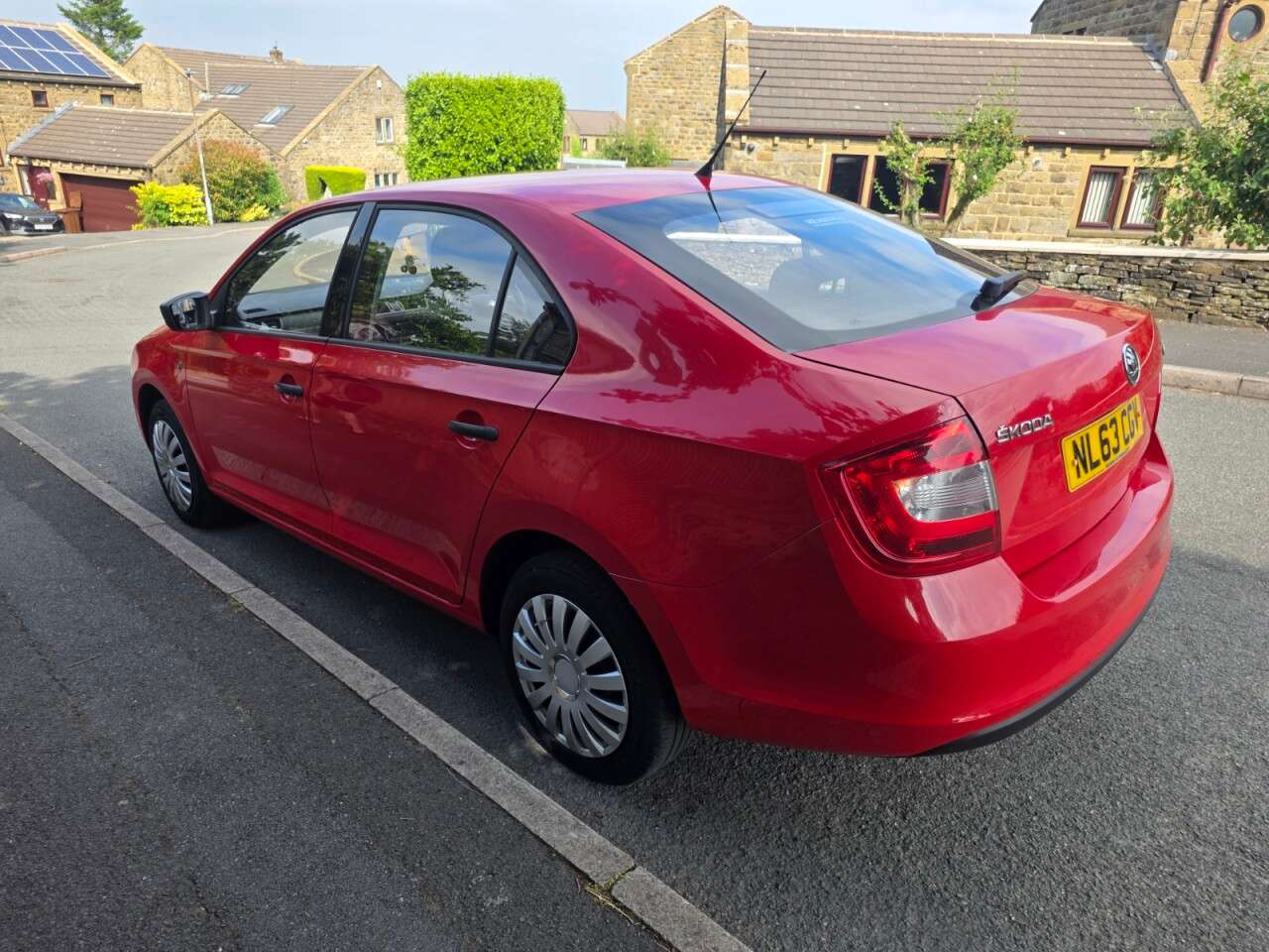 A 2013 SKODA RAPID 1.2 TSI S Hatchback 5dr Petrol Manual+SERVICE HISTORY+LOW RUNNING COST MOT A 2013 SKODA RAPID 1.2 TSI S Hatchback 5dr Petrol Manual+SERVICE HISTORY+LOW RUNNING COST MOT
