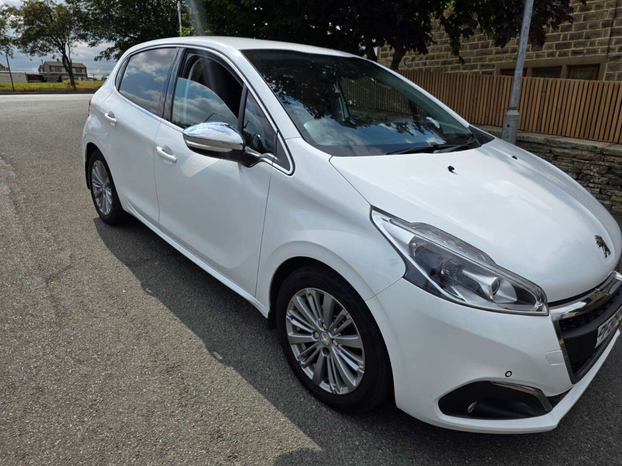 2016 PEUGEOT 208 2016 PEUGEOT 208