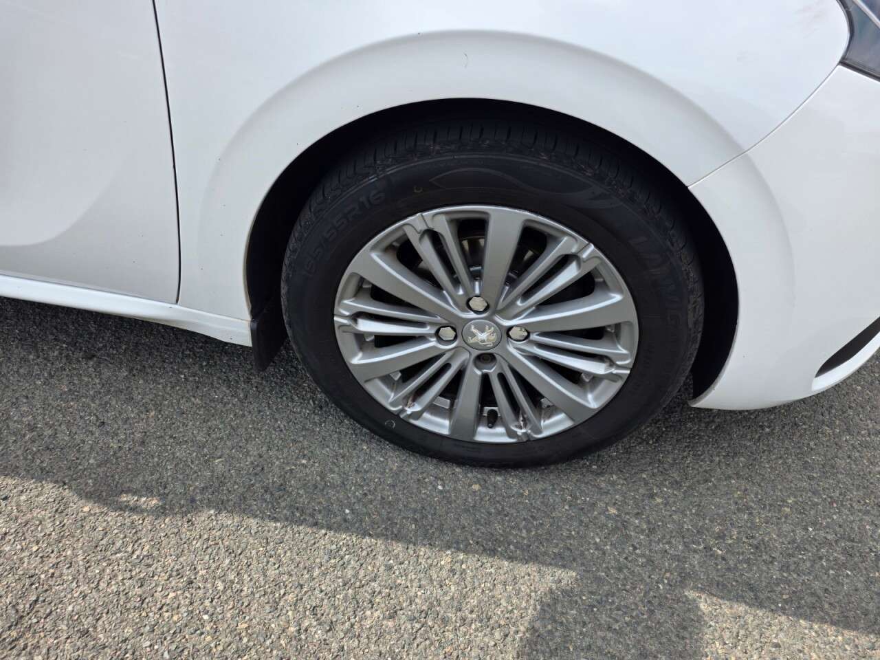 2016 PEUGEOT 208 2016 PEUGEOT 208