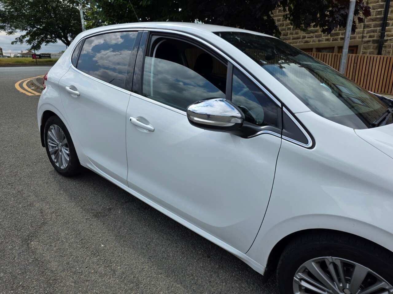 2016 PEUGEOT 208 2016 PEUGEOT 208