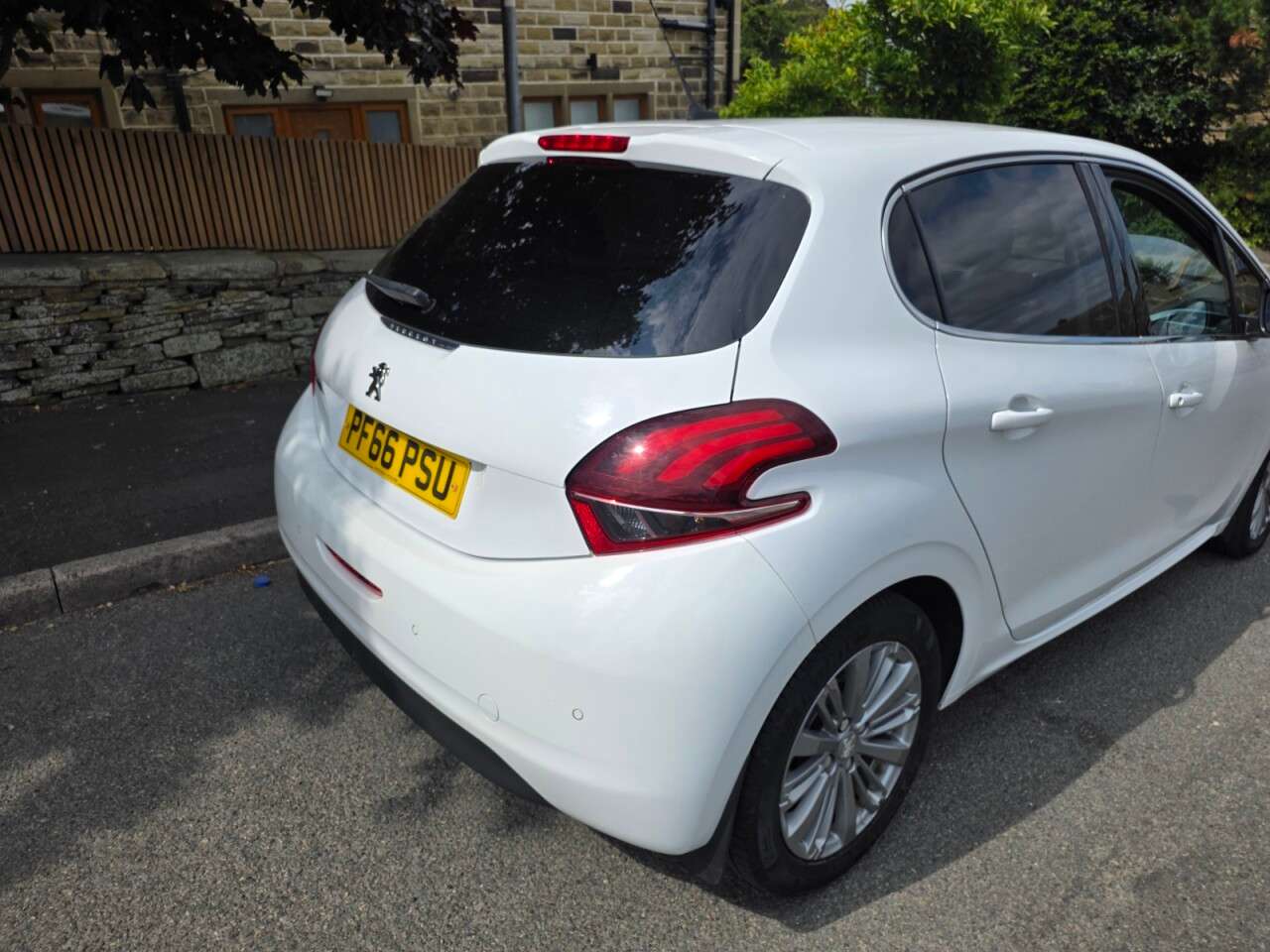 2016 PEUGEOT 208 2016 PEUGEOT 208