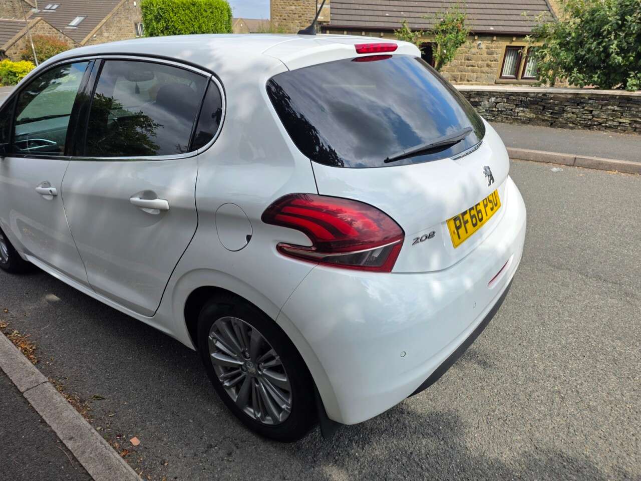 2016 PEUGEOT 208 2016 PEUGEOT 208