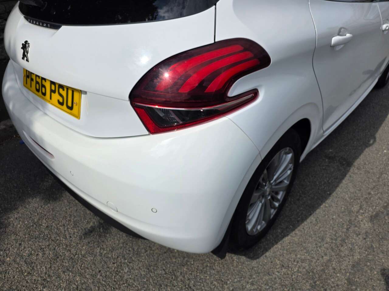 2016 PEUGEOT 208 2016 PEUGEOT 208