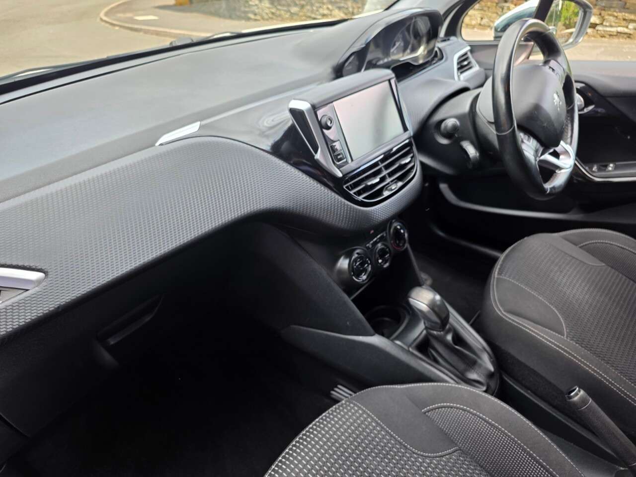 2016 PEUGEOT 208 2016 PEUGEOT 208