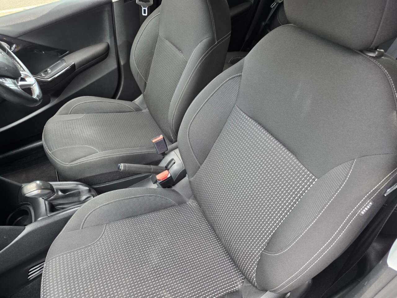 2016 PEUGEOT 208 2016 PEUGEOT 208