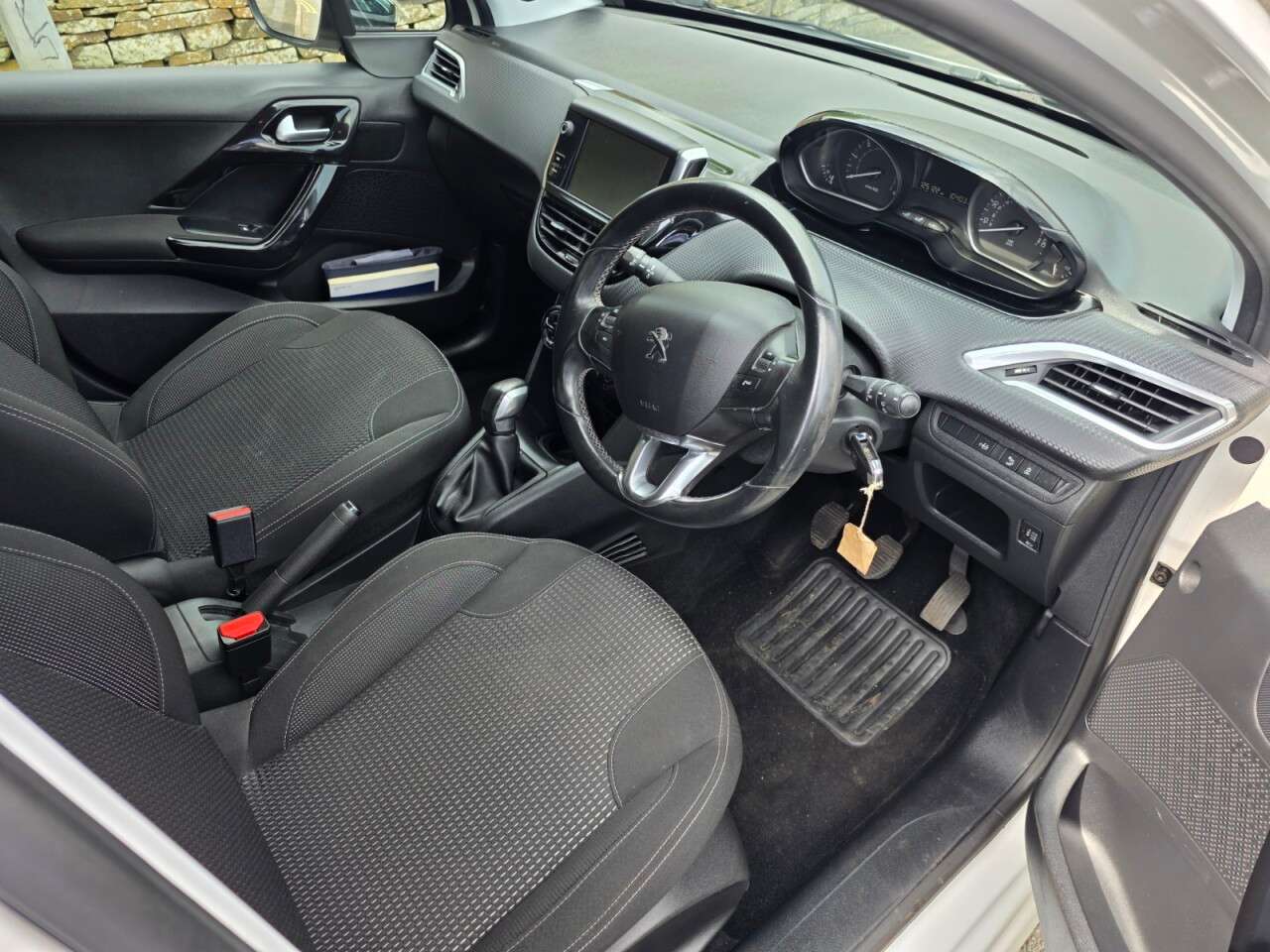 2016 PEUGEOT 208 2016 PEUGEOT 208