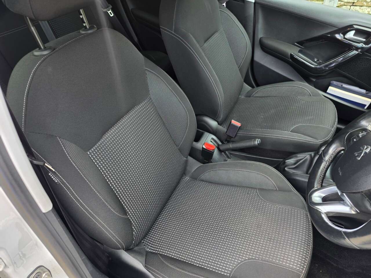 2016 PEUGEOT 208 2016 PEUGEOT 208