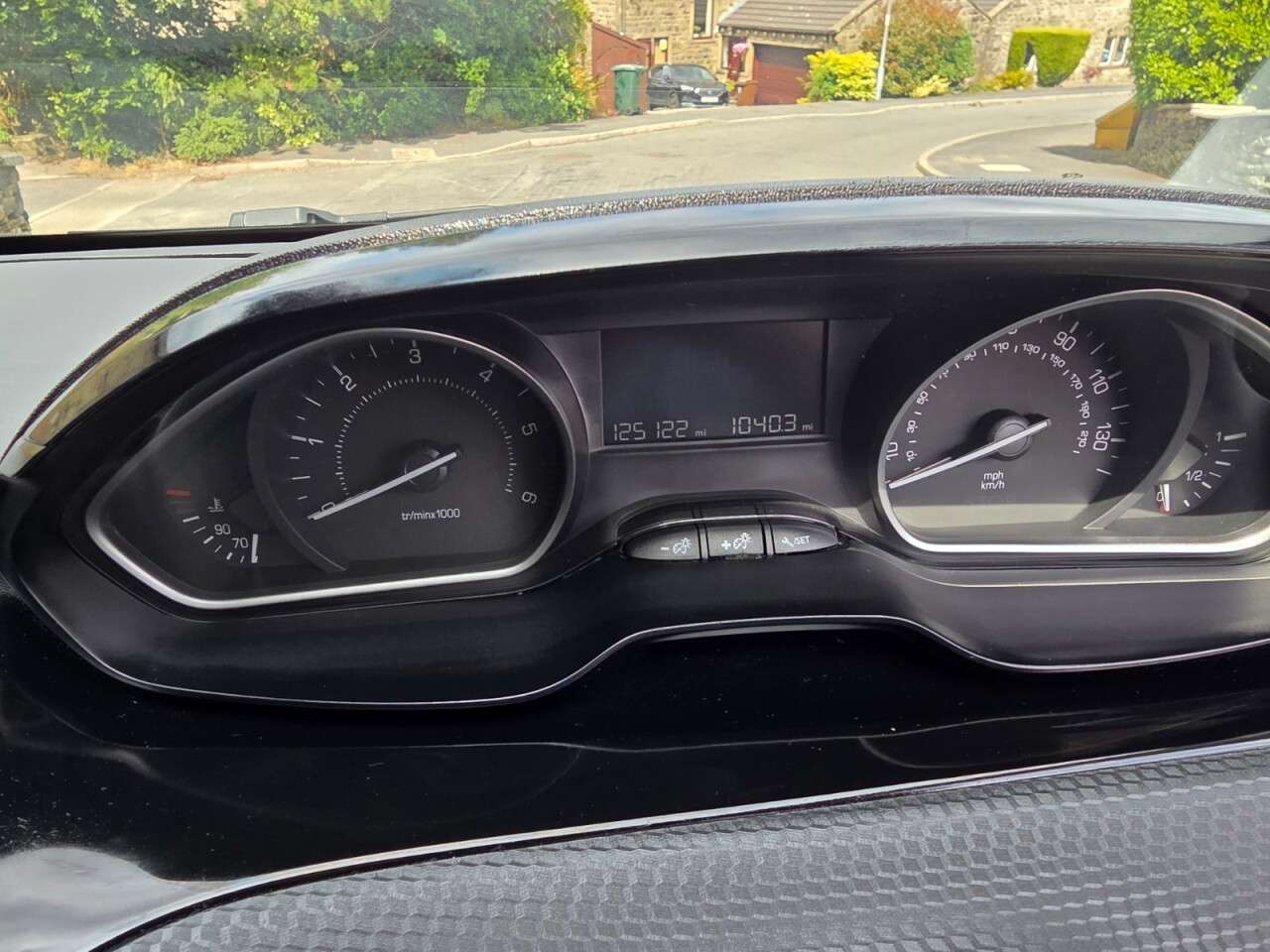 2016 PEUGEOT 208 2016 PEUGEOT 208