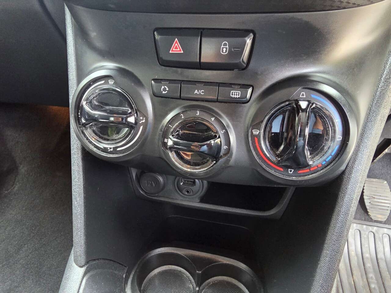 2016 PEUGEOT 208 2016 PEUGEOT 208