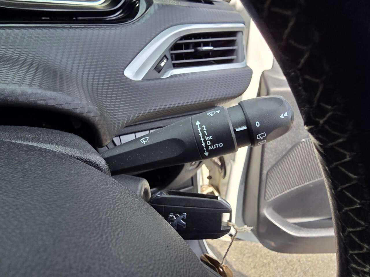 2016 PEUGEOT 208 2016 PEUGEOT 208