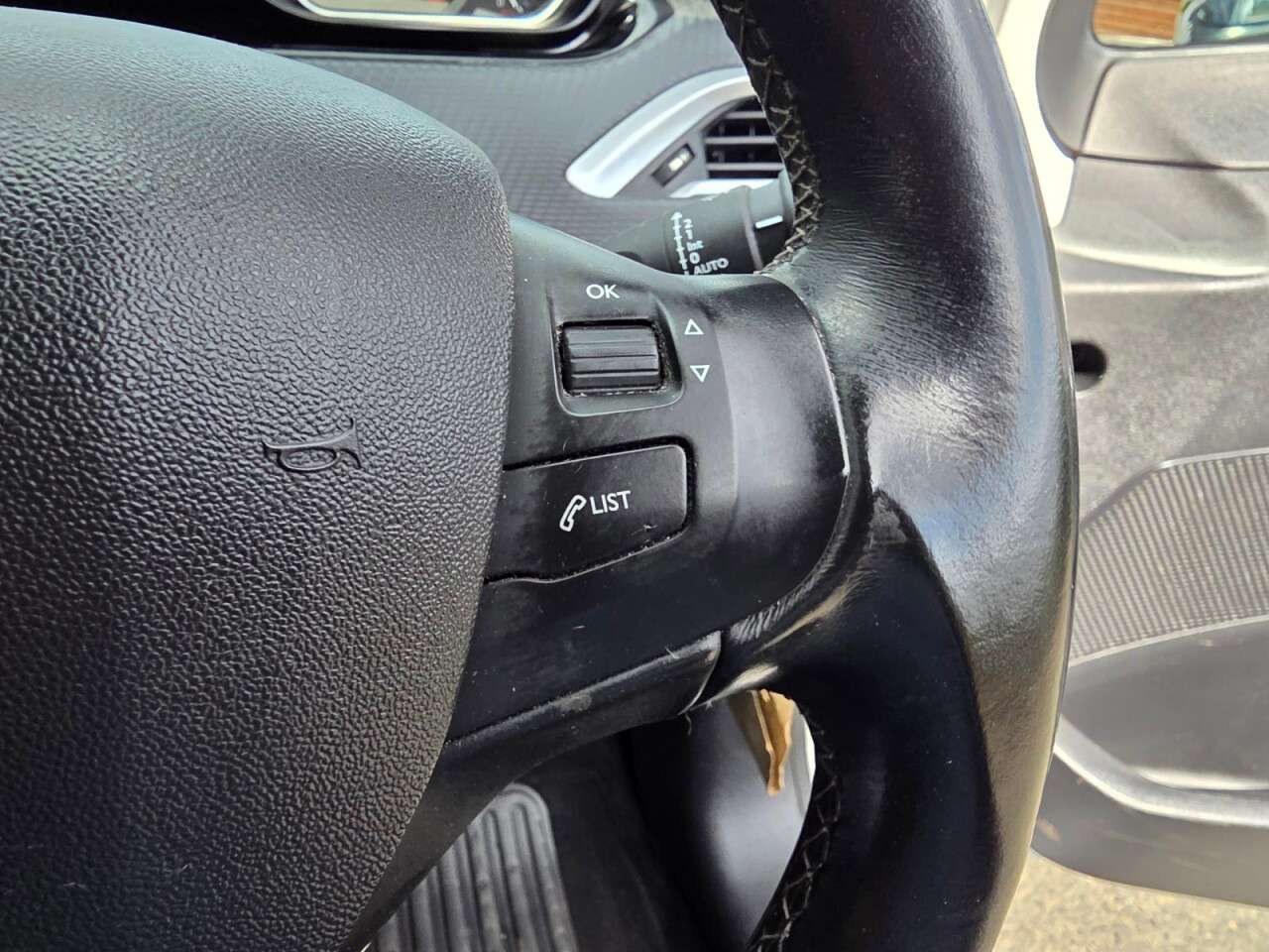 2016 PEUGEOT 208 2016 PEUGEOT 208