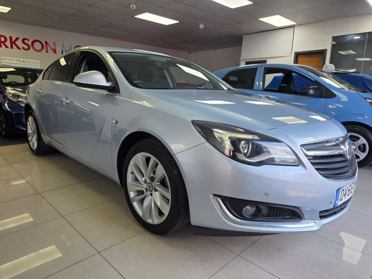 A 2016 VAUXHALL INSIGNIA 1.6 CDTi SRi Nav Hatchback 5dr Diesel Manual Euro 6+SERVICE HISTORY 10 STAM A 2016 VAUXHALL INSIGNIA 1.6 CDTi SRi Nav Hatchback 5dr Diesel Manual Euro 6+SERVICE HISTORY 10 STAM