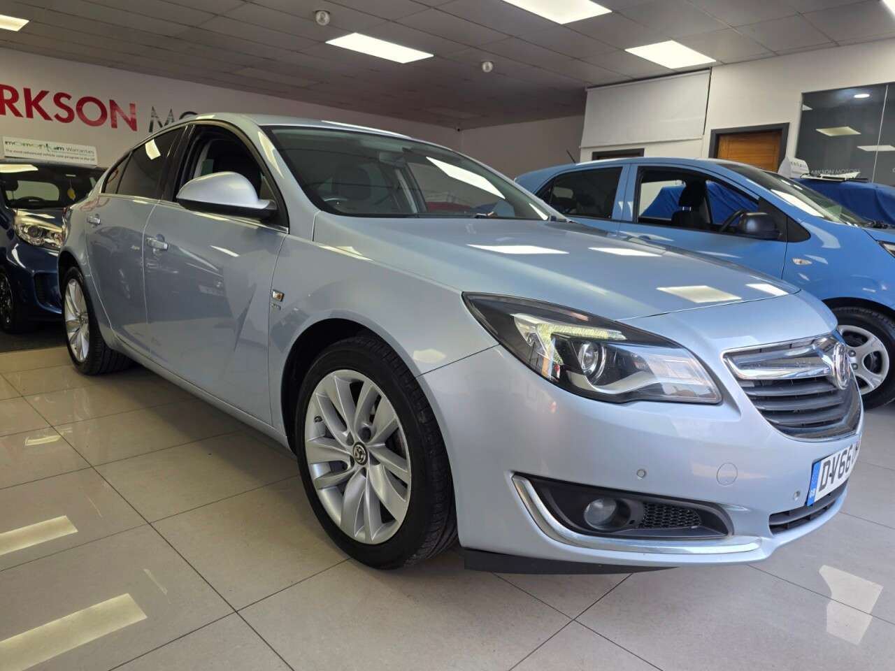A 2016 VAUXHALL INSIGNIA 1.6 CDTi SRi Nav Hatchback 5dr Diesel Manual Euro 6+SERVICE HISTORY 10 STAM A 2016 VAUXHALL INSIGNIA 1.6 CDTi SRi Nav Hatchback 5dr Diesel Manual Euro 6+SERVICE HISTORY 10 STAM
