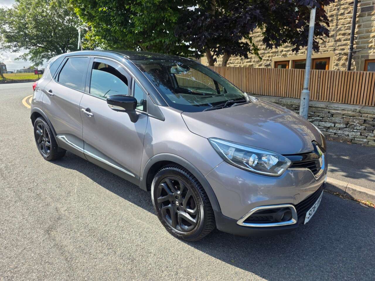 A 2016 RENAULT CAPTUR 1.5 dCi ENERGY Dynamique S Nav SUV 5dr Diesel Manual Euro 6 (s/s) SERVICE H A 2016 RENAULT CAPTUR 1.5 dCi ENERGY Dynamique S Nav SUV 5dr Diesel Manual Euro 6 (s/s) SERVICE H