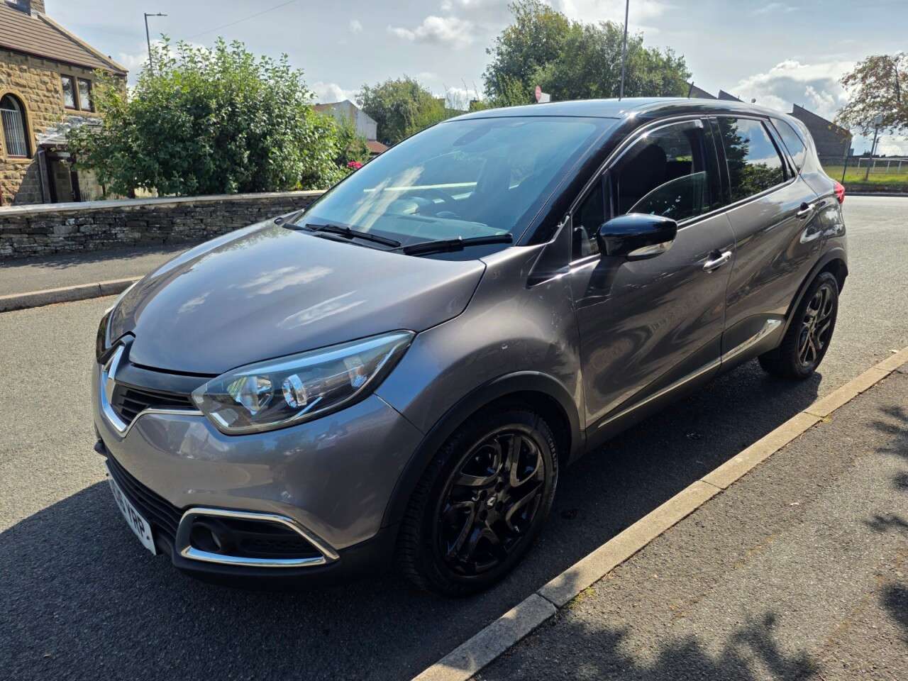 A 2016 RENAULT CAPTUR 1.5 dCi ENERGY Dynamique S Nav SUV 5dr Diesel Manual Euro 6 (s/s) SERVICE H A 2016 RENAULT CAPTUR 1.5 dCi ENERGY Dynamique S Nav SUV 5dr Diesel Manual Euro 6 (s/s) SERVICE H
