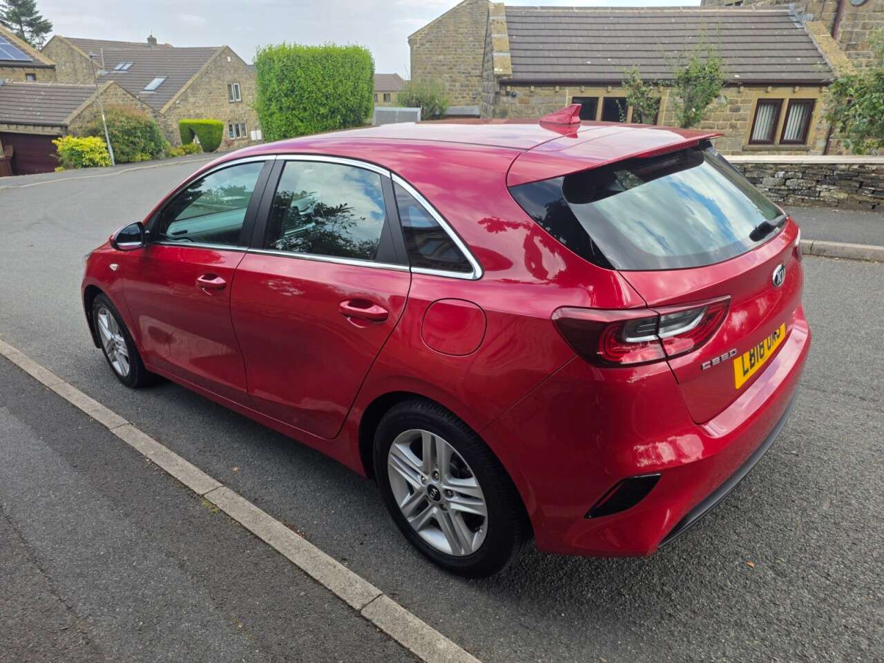 A 2018 KIA CEED 1.6 CRDi ECO 2 Hatchback 5dr Diesel Manual Euro 6 (s/s)SERVICE HISTORY+MOT A 2018 KIA CEED 1.6 CRDi ECO 2 Hatchback 5dr Diesel Manual Euro 6 (s/s)SERVICE HISTORY+MOT