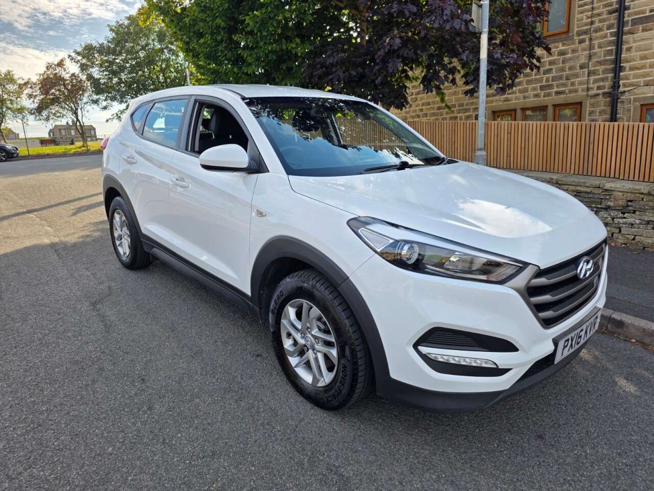 A 2016 HYUNDAI TUCSON 1.6 GDi Blue Drive S SUV 5dr Petrol Manual Euro 6 (s/s)LAST OWNER SINCE 201 A 2016 HYUNDAI TUCSON 1.6 GDi Blue Drive S SUV 5dr Petrol Manual Euro 6 (s/s)LAST OWNER SINCE 201