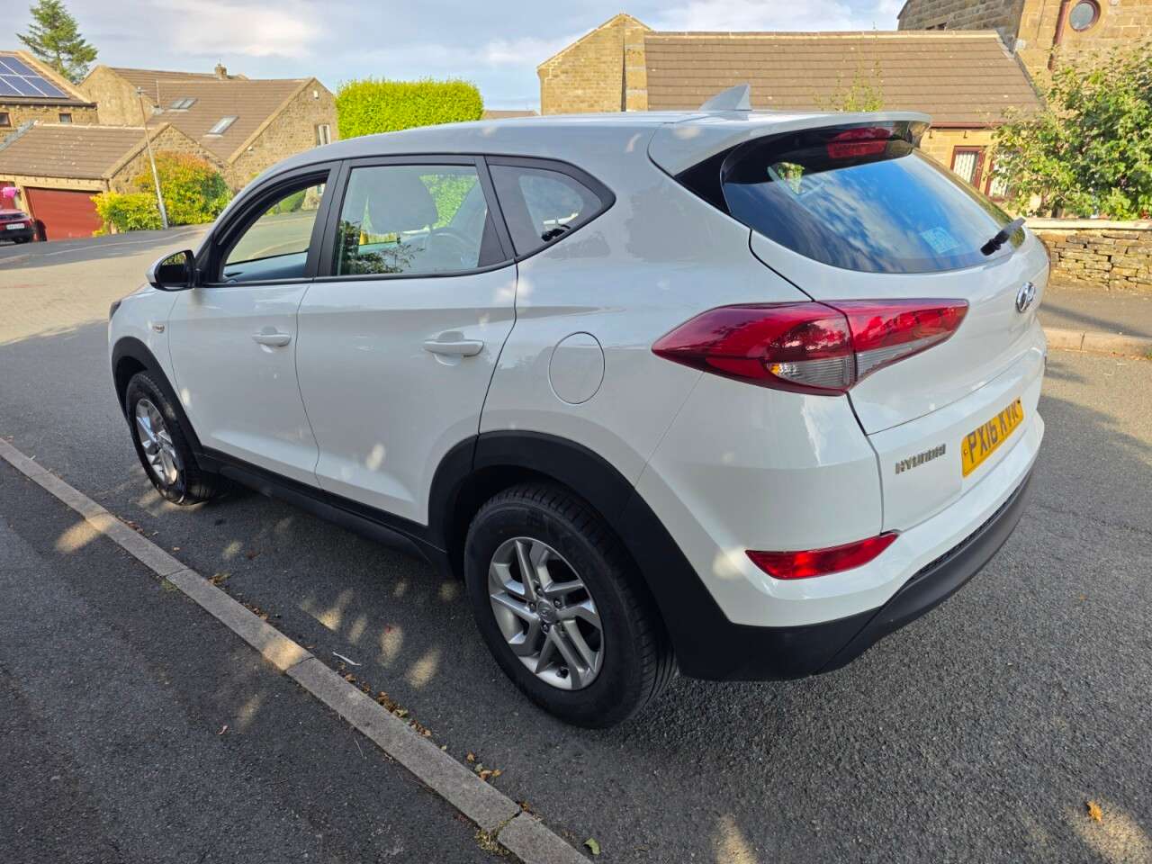 A 2016 HYUNDAI TUCSON 1.6 GDi Blue Drive S SUV 5dr Petrol Manual Euro 6 (s/s)LAST OWNER SINCE 201 A 2016 HYUNDAI TUCSON 1.6 GDi Blue Drive S SUV 5dr Petrol Manual Euro 6 (s/s)LAST OWNER SINCE 201