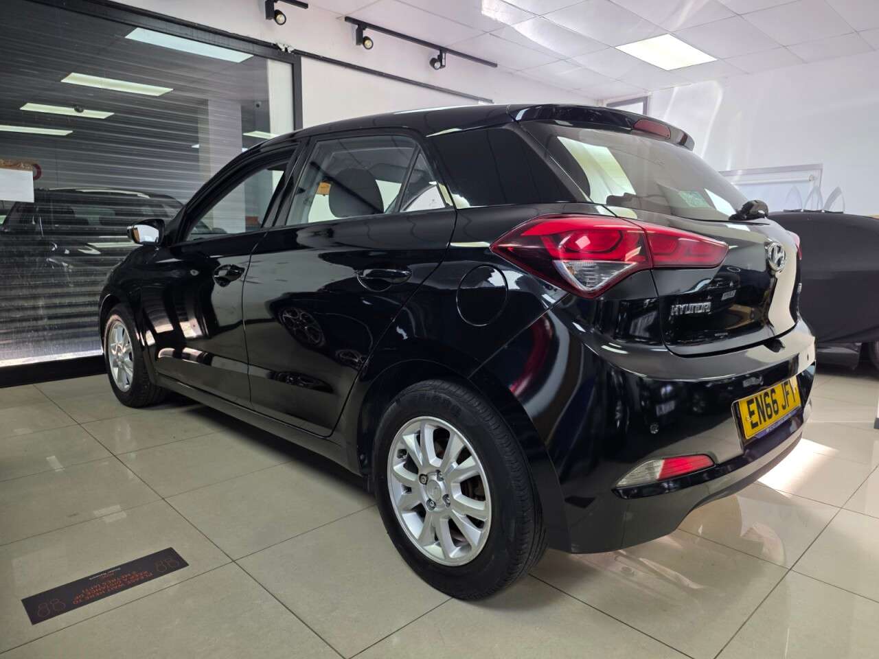 A 2017 HYUNDAI I20 1.2 SE Hatchback 5dr Petrol Manual Euro 6+SERVICE HISTORY+LOW INSURANCE+LOW A 2017 HYUNDAI I20 1.2 SE Hatchback 5dr Petrol Manual Euro 6+SERVICE HISTORY+LOW INSURANCE+LOW