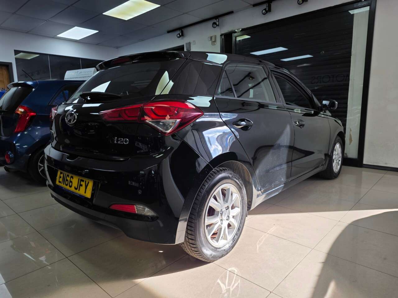 A 2017 HYUNDAI I20 1.2 SE Hatchback 5dr Petrol Manual Euro 6+SERVICE HISTORY+LOW INSURANCE+LOW A 2017 HYUNDAI I20 1.2 SE Hatchback 5dr Petrol Manual Euro 6+SERVICE HISTORY+LOW INSURANCE+LOW